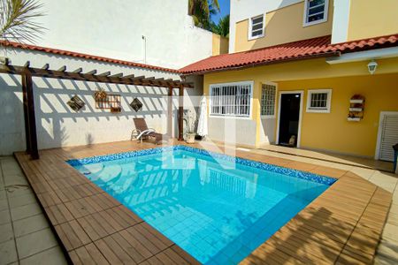 Casa à venda com 450m², 5 quartos e 2 vagas Casa à venda com 450m², 5 quartos e 2 vagasarea de lazer