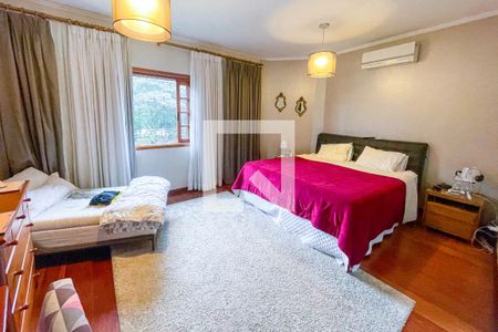 Casa à venda com 372m², 4 quartos e 6 vagas Casa à venda com 372m², 4 quartos e 6 vagasSuíte 4