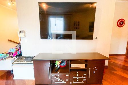 Casa à venda com 372m², 4 quartos e 6 vagas Casa à venda com 372m², 4 quartos e 6 vagasBrinquedoteca