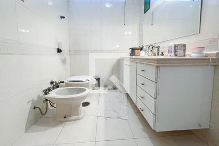 Casa à venda com 372m², 4 quartos e 6 vagas Casa à venda com 372m², 4 quartos e 6 vagasBanheiro da Suíte 3