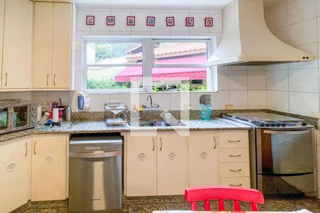 Casa à venda com 372m², 4 quartos e 6 vagas Casa à venda com 372m², 4 quartos e 6 vagasCozinha