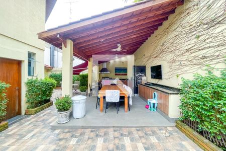 Casa à venda com 372m², 4 quartos e 6 vagas Casa à venda com 372m², 4 quartos e 6 vagasChurrasqueira