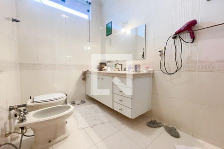 Casa à venda com 372m², 4 quartos e 6 vagas Casa à venda com 372m², 4 quartos e 6 vagasBanheiro da Suíte 3