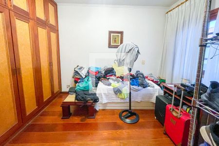 Casa à venda com 372m², 4 quartos e 6 vagas Casa à venda com 372m², 4 quartos e 6 vagasSuíte 1