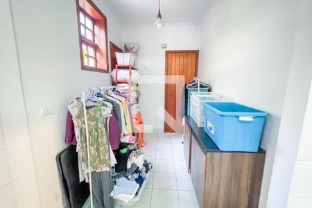 Casa à venda com 372m², 4 quartos e 6 vagas Casa à venda com 372m², 4 quartos e 6 vagasLavanderia