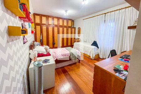 Casa à venda com 372m², 4 quartos e 6 vagas Casa à venda com 372m², 4 quartos e 6 vagasSuíte 3