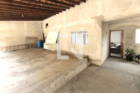Casa à venda com 250m², 3 quartos e 2 vagas Casa à venda com 250m², 3 quartos e 2 vagasÁrea comum