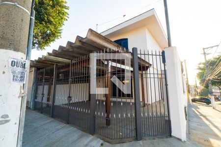 Casa à venda com 194m², 3 quartos e 2 vagasFachada