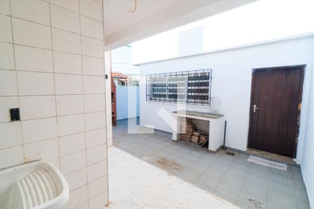 Casa à venda com 194m², 3 quartos e 2 vagasLavanderia