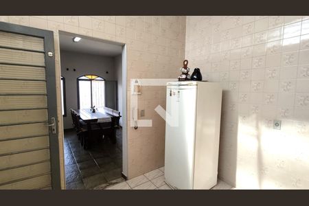 Casa à venda com 300m², 3 quartos e 3 vagas Casa à venda com 300m², 3 quartos e 3 vagasCozinha