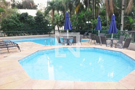 Apartamento à venda com 87m², 2 quartos e 2 vagas Apartamento à venda com 87m², 2 quartos e 2 vagasÁrea comum - Piscina