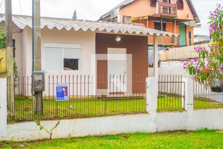 Casa à venda com 105m², 3 quartos e 1 vaga Casa à venda com 105m², 3 quartos e 1 vagaFachada