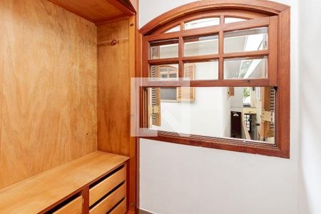 Casa à venda com 200m², 3 quartos e 2 vagasQuarto de Serviço