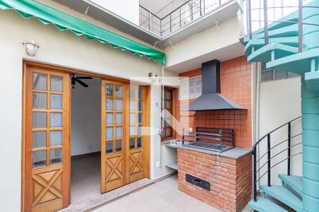 Casa à venda com 200m², 3 quartos e 2 vagasQuintal