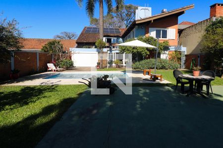 Casa à venda com 328m², 3 quartos e 2 vagasQuintal