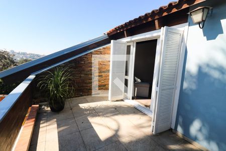 Casa à venda com 328m², 3 quartos e 2 vagasSacada da suíte