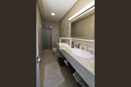 Casa à venda com 328m², 3 quartos e 2 vagasBanheiro 2