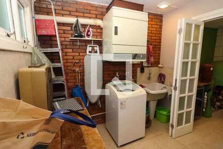 Casa à venda com 328m², 3 quartos e 2 vagasÁrea de Serviço