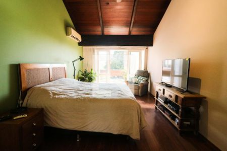 Casa à venda com 328m², 3 quartos e 2 vagasQuarto Suíte