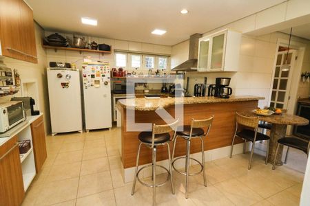 Casa à venda com 328m², 3 quartos e 2 vagasCozinha