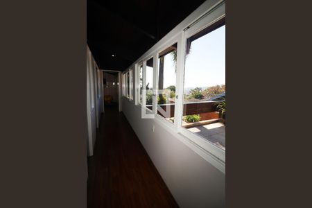 Casa à venda com 328m², 3 quartos e 2 vagasCorredor