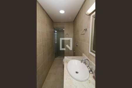 Casa à venda com 328m², 3 quartos e 2 vagasBanheiro 2