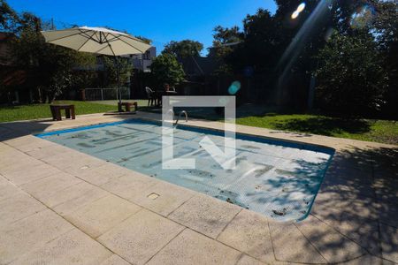 Casa à venda com 328m², 3 quartos e 2 vagasPiscina