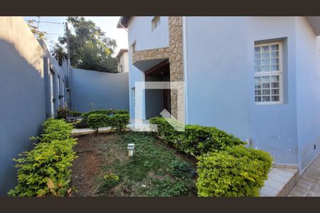 Casa à venda com 350m², 4 quartos e 5 vagas Casa à venda com 350m², 4 quartos e 5 vagasJardim