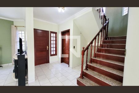 Casa à venda com 350m², 4 quartos e 5 vagas Casa à venda com 350m², 4 quartos e 5 vagasHall de entrada