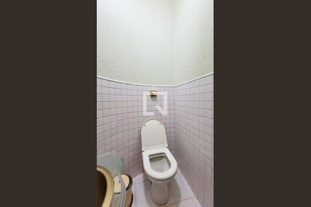 Casa à venda com 350m², 4 quartos e 5 vagas Casa à venda com 350m², 4 quartos e 5 vagasLavabo