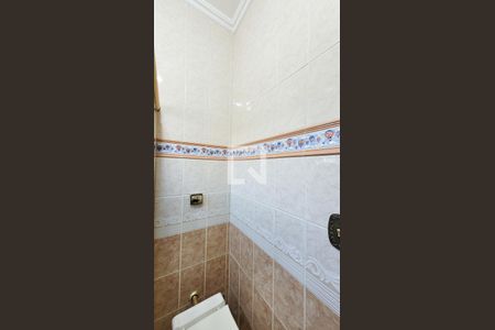 Casa à venda com 350m², 4 quartos e 5 vagas Casa à venda com 350m², 4 quartos e 5 vagasBanheiro Social