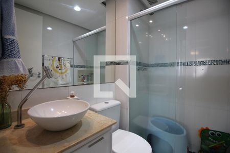 Apartamento à venda com 80m², 2 quartos e 2 vagasBanheiro Social