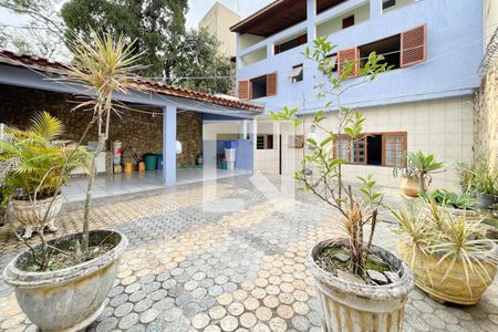 Casa à venda com 429m², 4 quartos e 6 vagasÁrea - Churrasqueira