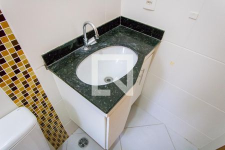Apartamento à venda com 76m², 2 quartos e 1 vaga Apartamento à venda com 76m², 2 quartos e 1 vagaBanheiro social