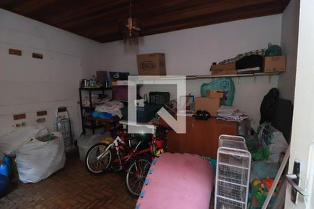 Casa de condomínio à venda com 194m², 5 quartos e 3 vagasDespensa