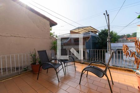 Casa à venda com 142m², 3 quartos e 1 vaga Casa à venda com 142m², 3 quartos e 1 vagaVaranda