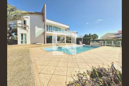 Casa à venda com 343m², 4 quartos e 2 vagasÁrea comum - Piscina