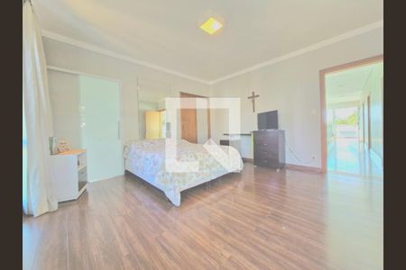 Casa à venda com 343m², 4 quartos e 2 vagasSuíte 4