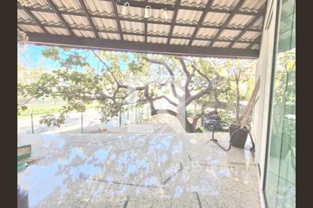 Casa à venda com 343m², 4 quartos e 2 vagasVaranda