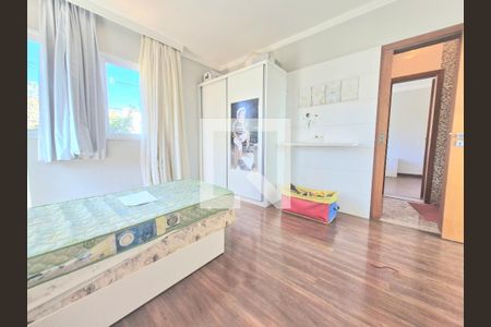 Casa à venda com 343m², 4 quartos e 2 vagasSemi suíte 2