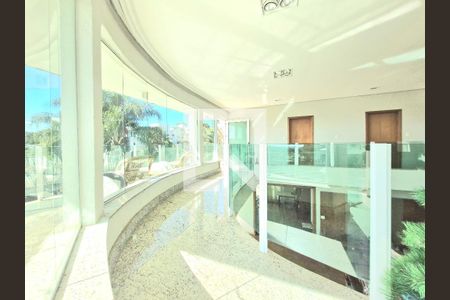 Casa à venda com 343m², 4 quartos e 2 vagasHall