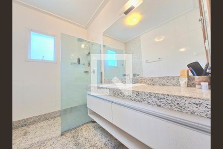 Casa à venda com 343m², 4 quartos e 2 vagasBanheiro da Suíte 4