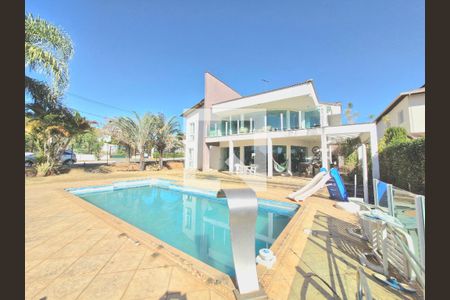Casa à venda com 343m², 4 quartos e 2 vagasÁrea comum - Piscina