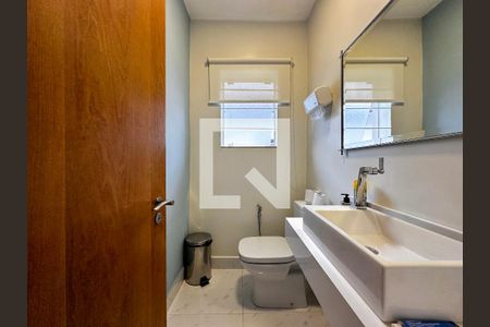 Casa à venda com 250m², 4 quartos e 5 vagasBanheiro Suíte