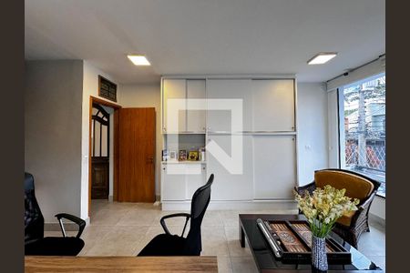 Casa à venda com 250m², 4 quartos e 5 vagasSuíte