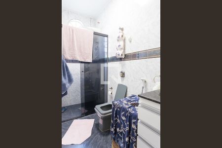 Casa à venda com 250m², 5 quartos e 2 vagas Casa à venda com 250m², 5 quartos e 2 vagasBanheiro da Suíte