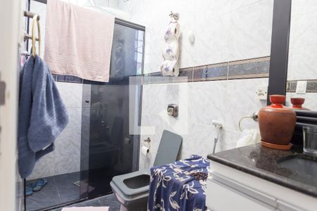 Casa à venda com 250m², 5 quartos e 2 vagas Casa à venda com 250m², 5 quartos e 2 vagasBanheiro da Suíte