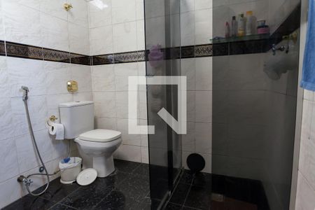 Casa à venda com 250m², 5 quartos e 2 vagas Casa à venda com 250m², 5 quartos e 2 vagasBanheiro Social