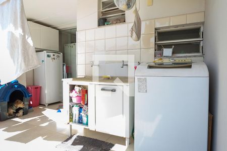 Casa à venda com 250m², 5 quartos e 2 vagas Casa à venda com 250m², 5 quartos e 2 vagasÁrea de Serviço