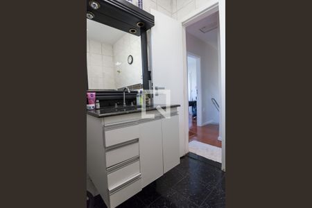 Casa à venda com 250m², 5 quartos e 2 vagas Casa à venda com 250m², 5 quartos e 2 vagasBanheiro Social